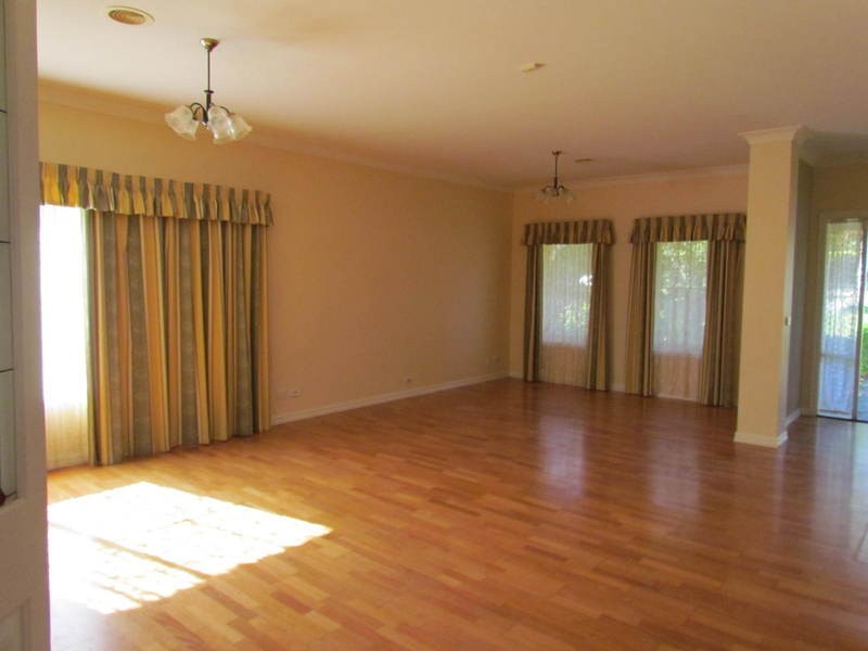 5 Furness Court, Berwick VIC 3806