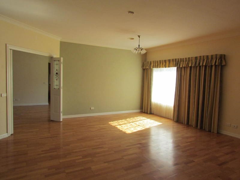 5 Furness Court, Berwick VIC 3806