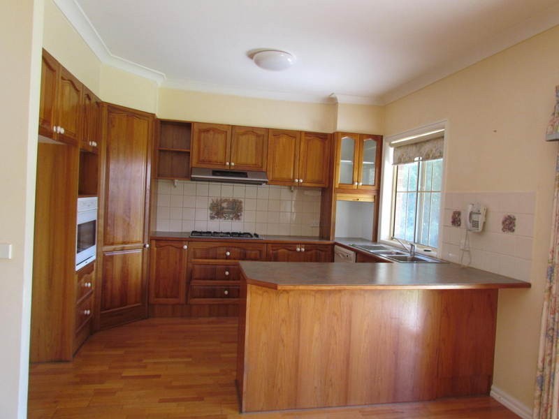 5 Furness Court, Berwick VIC 3806