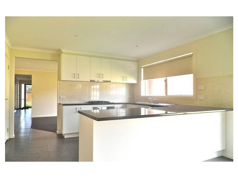 17 Melissa Way, Pakenham VIC 3810