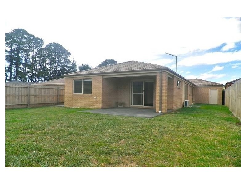 17 Melissa Way, Pakenham VIC 3810