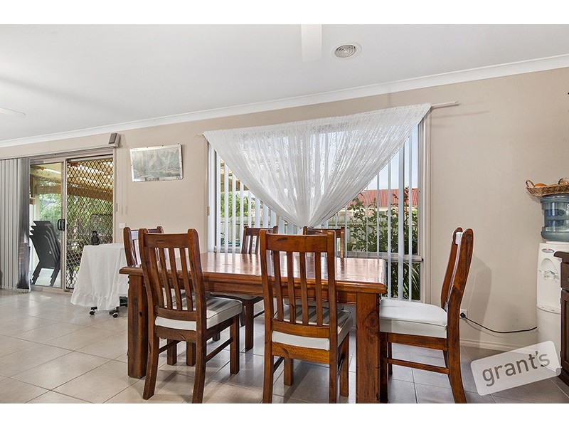 86 Sandalwood Drive, Pakenham VIC 3810