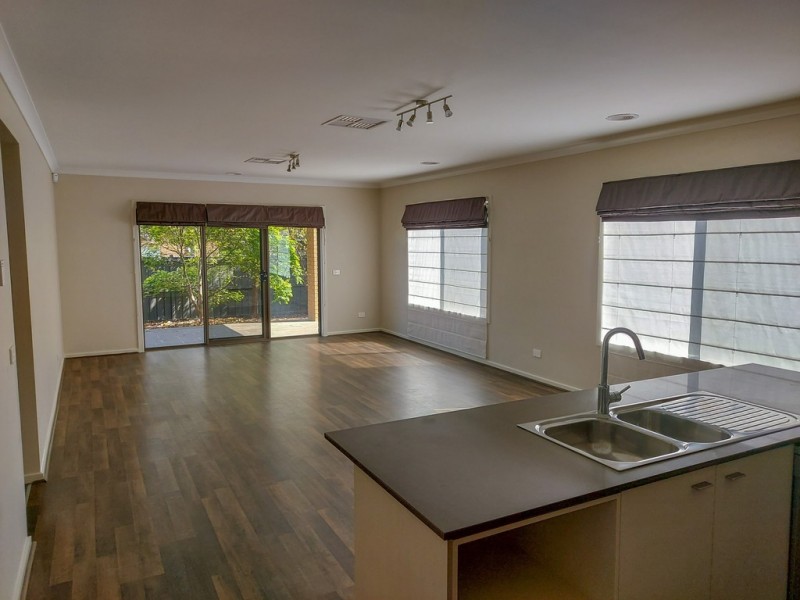 45 Chagall Parade, Clyde North VIC 3978