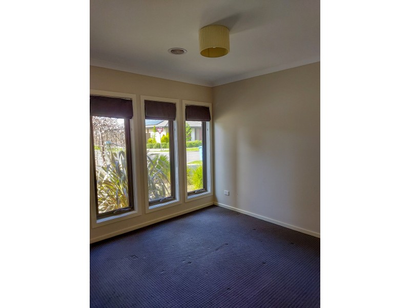 45 Chagall Parade, Clyde North VIC 3978