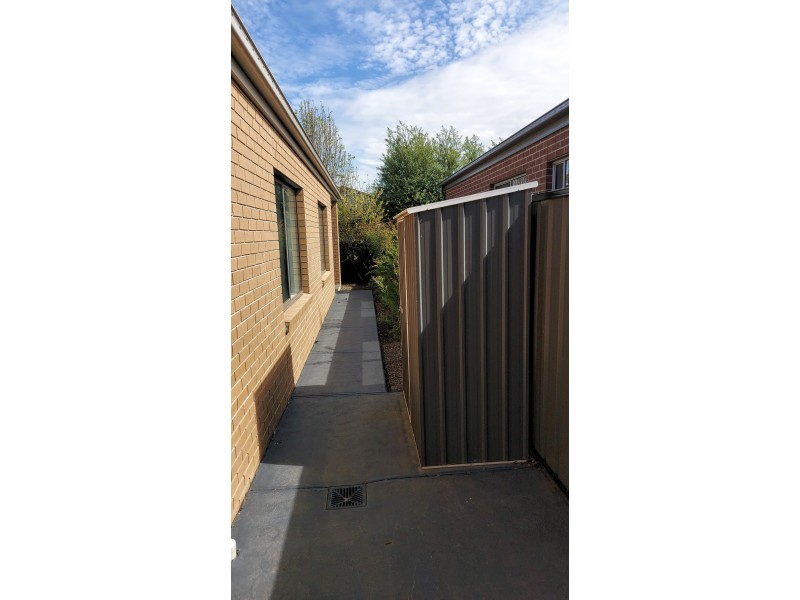 45 Chagall Parade, Clyde North VIC 3978