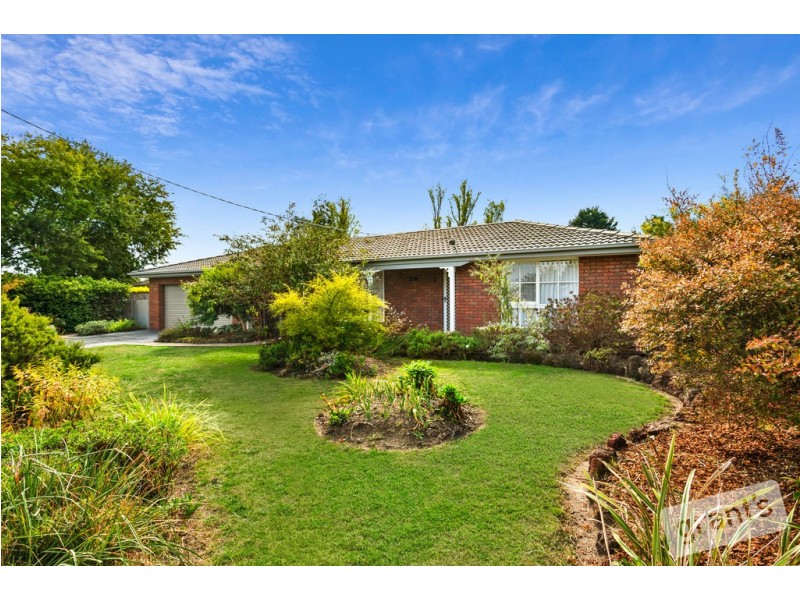 10 Sylvia Road, Beaconsfield VIC 3807
