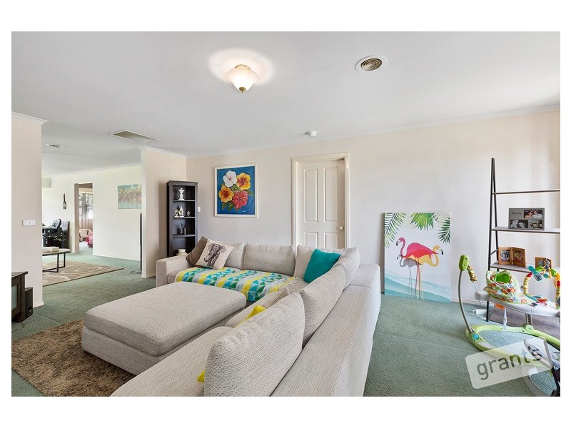 4 Turella Close, Berwick VIC 3806