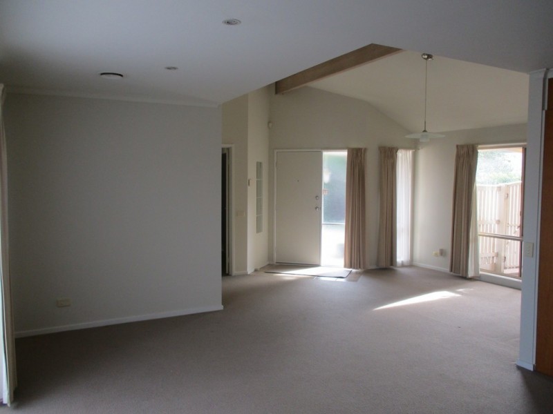 18 Ami Court, Berwick VIC 3806