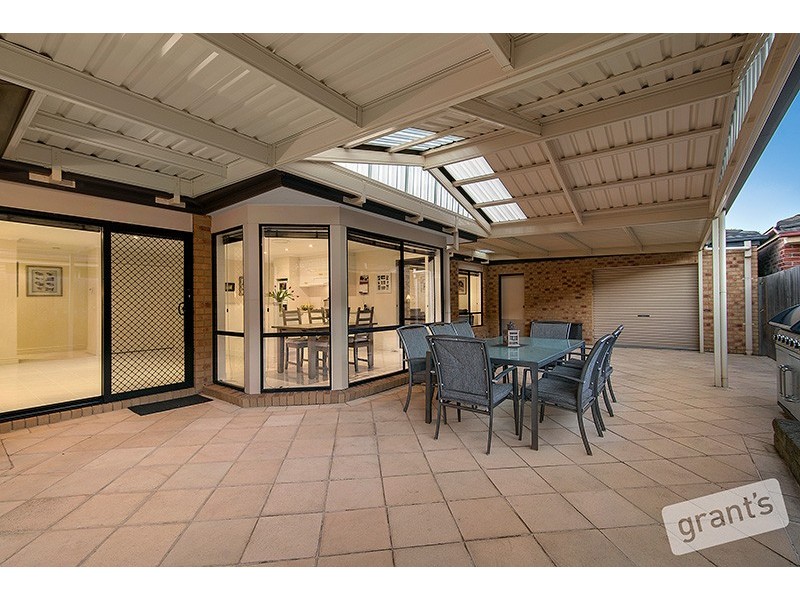 12 Golden Leaf Avenue, Narre Warren South VIC 3805