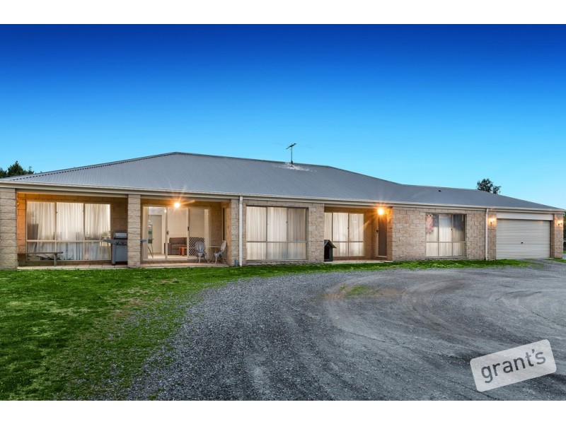 16 Follett Drive, Nyora VIC 3987