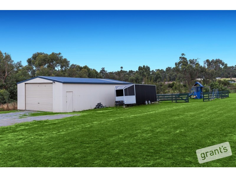 16 Follett Drive, Nyora VIC 3987