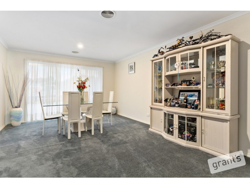 16 Follett Drive, Nyora VIC 3987