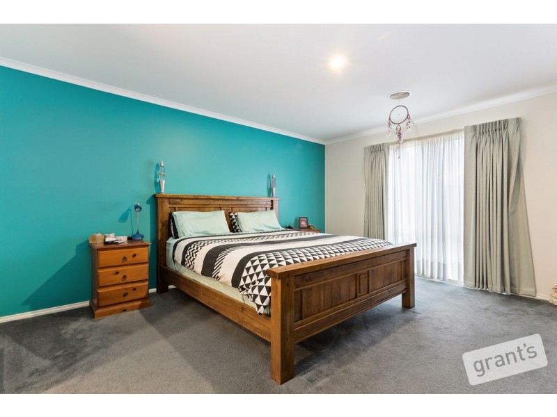 16 Follett Drive, Nyora VIC 3987