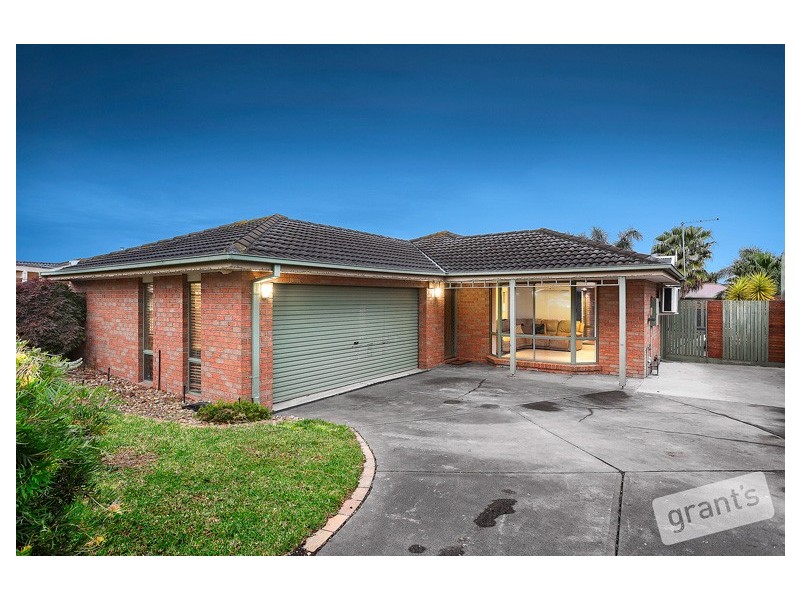1 Raneen Place, Berwick VIC 3806