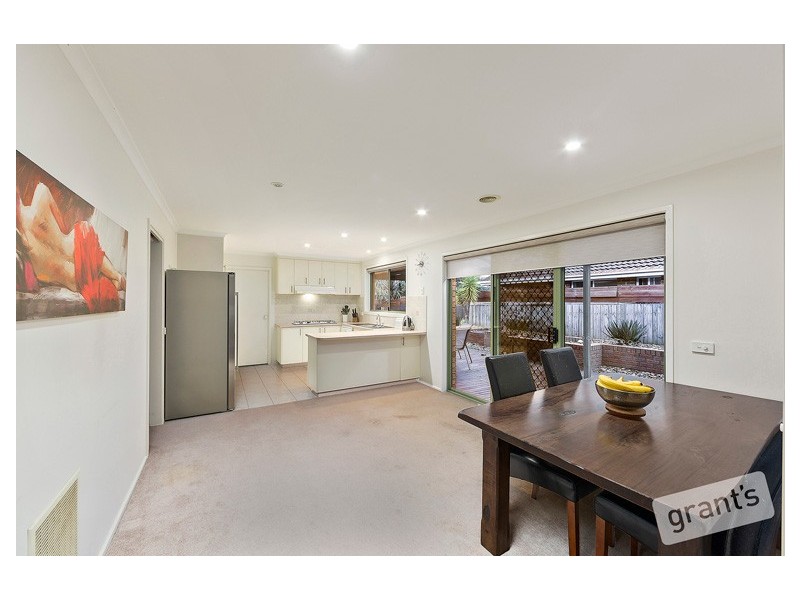 1 Raneen Place, Berwick VIC 3806