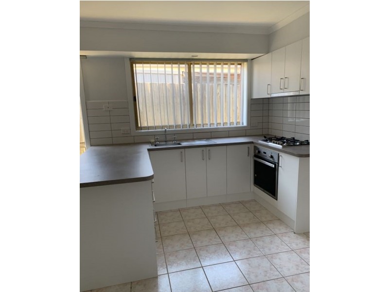 1/47 Cheviot Ave, Berwick VIC 3806