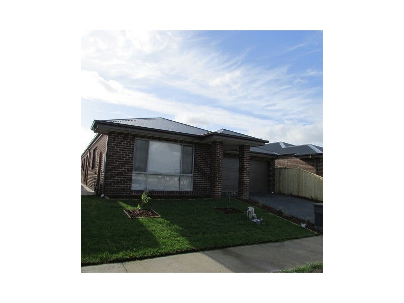45 Campaspe Street, Clyde North VIC 3978