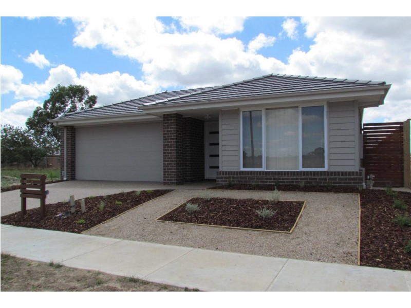 10 Olive Grove, Officer VIC 3809