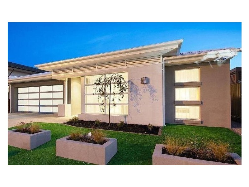 3 Bankton Avenue, Cranbourne East VIC 3977