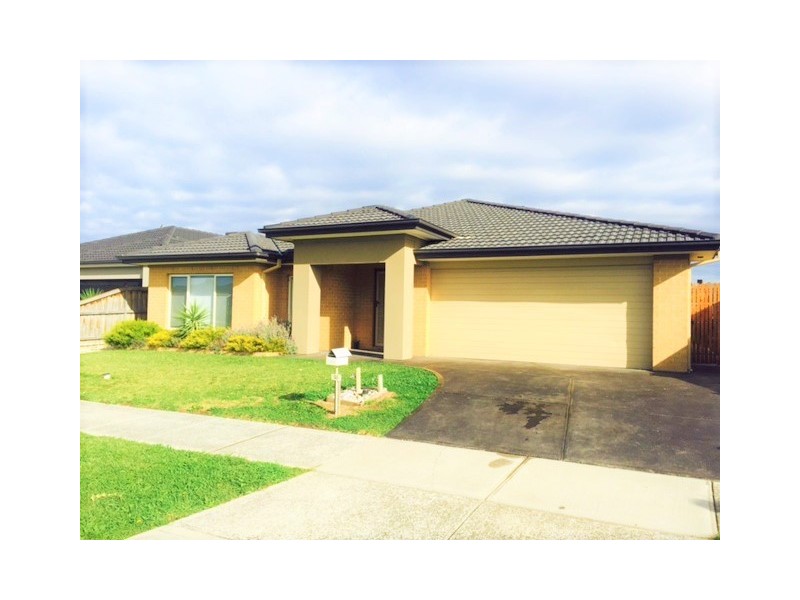 35 Dan Morgan Drive, Cranbourne East VIC 3977