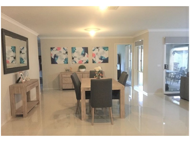 35 Dan Morgan Drive, Cranbourne East VIC 3977