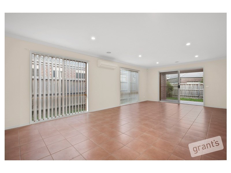 4 Roseville Court, Berwick VIC 3806