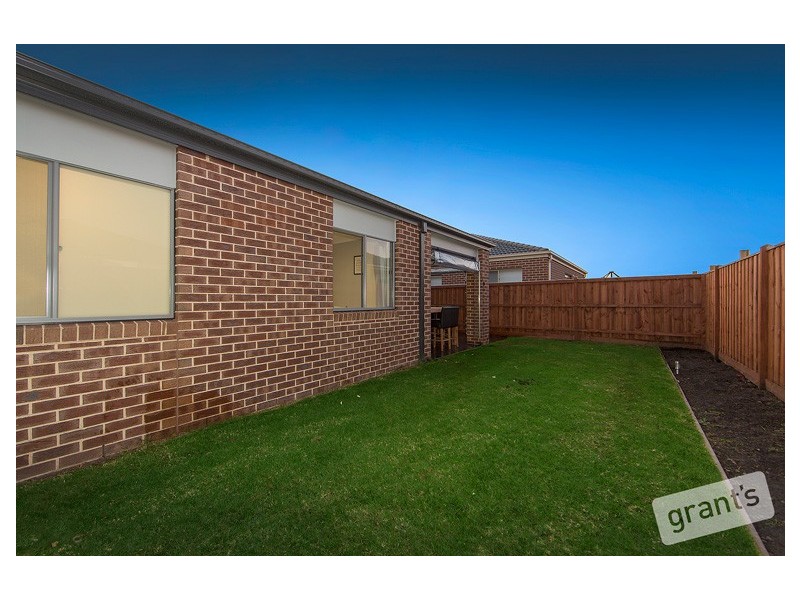 48 Spearwood Rise, Cranbourne West VIC 3977