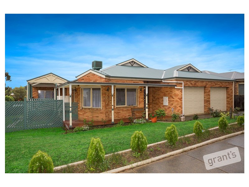 13 Riviera Drive, Berwick VIC 3806