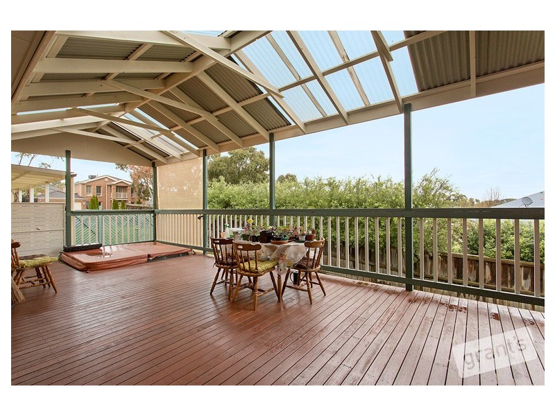 13 Riviera Drive, Berwick VIC 3806