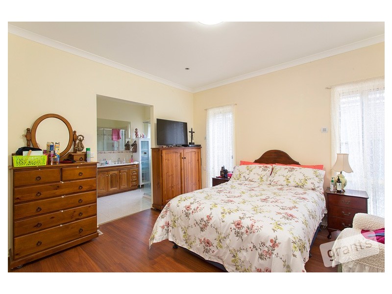 13 Riviera Drive, Berwick VIC 3806