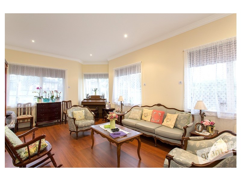 13 Riviera Drive, Berwick VIC 3806