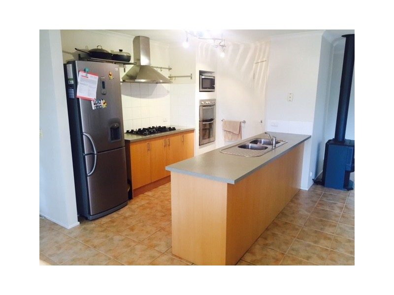 8 Dunoon Road, Narre Warren South VIC 3805