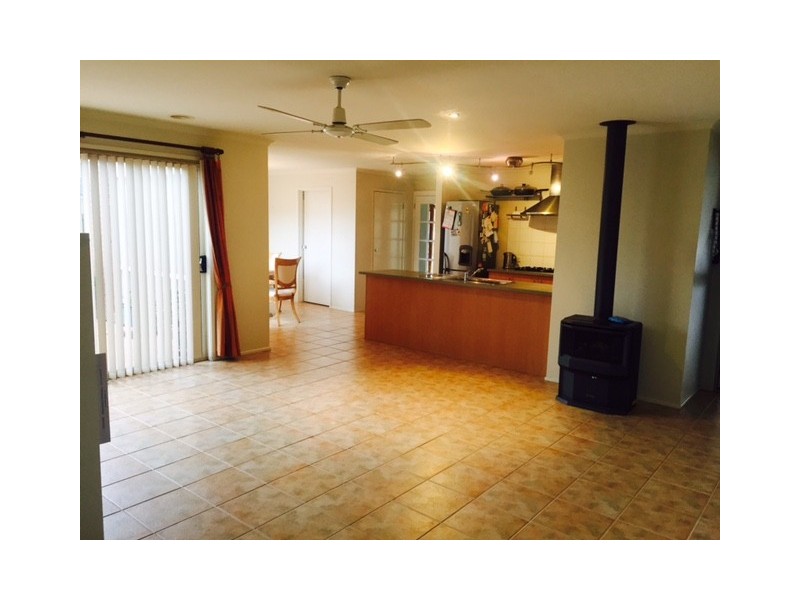 8 Dunoon Road, Narre Warren South VIC 3805