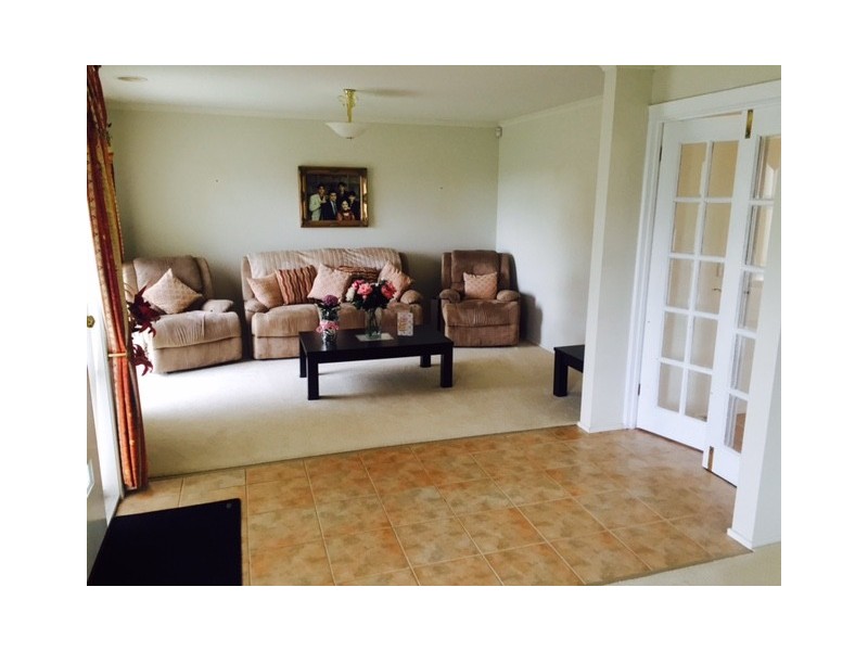 8 Dunoon Road, Narre Warren South VIC 3805