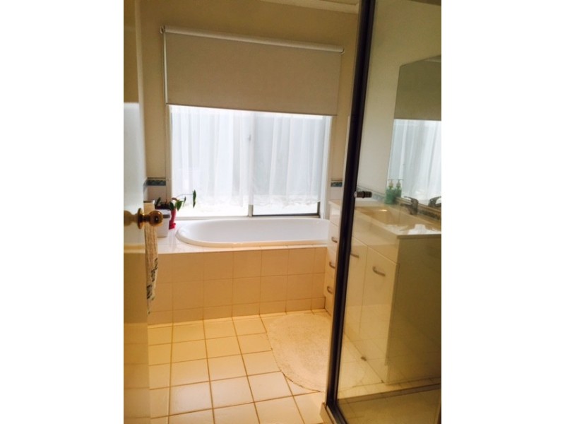 8 Dunoon Road, Narre Warren South VIC 3805