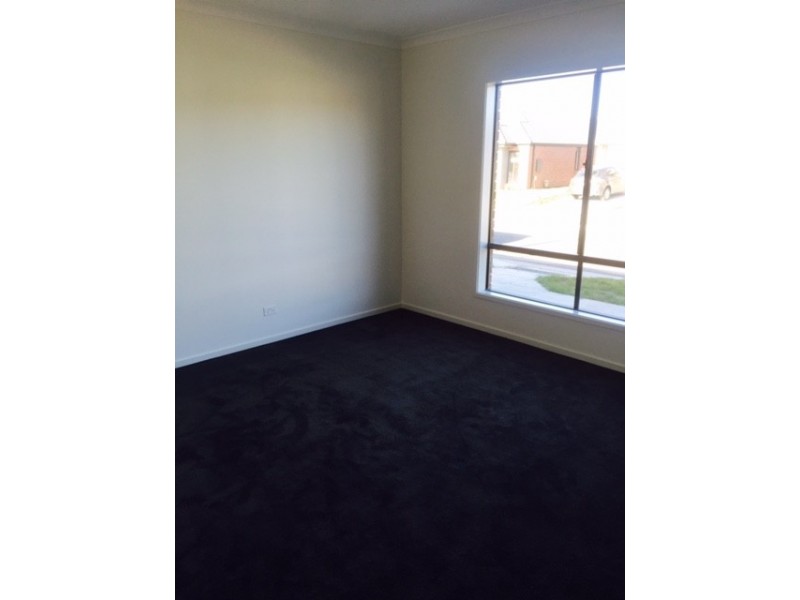 26 Jersey Crescent, Officer VIC 3809