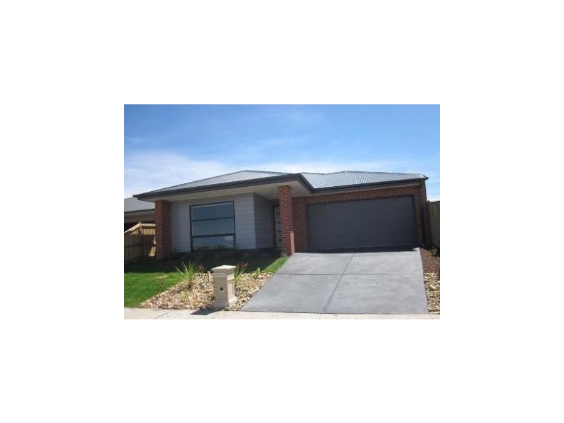27 Maeve Circuit, Clyde North VIC 3978