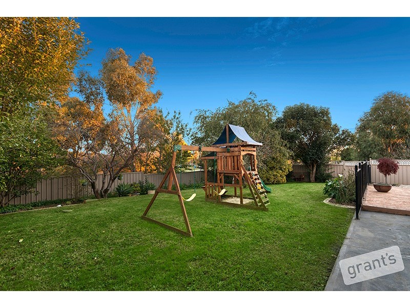 29 Edrington Park Drive, Berwick VIC 3806