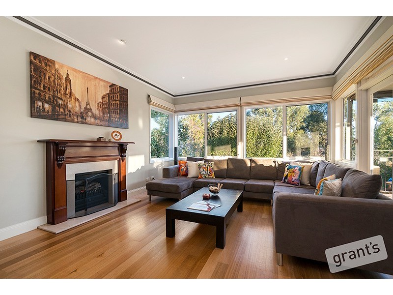 29 Edrington Park Drive, Berwick VIC 3806