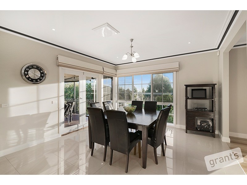 29 Edrington Park Drive, Berwick VIC 3806