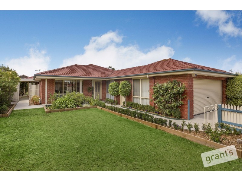 84 Earlsfield Drive, Berwick VIC 3806