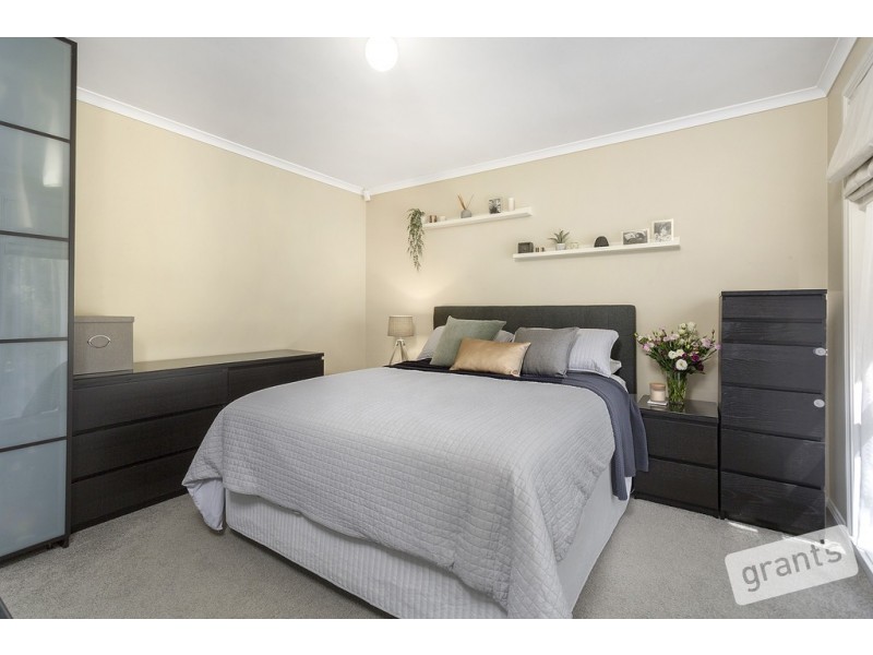 84 Earlsfield Drive, Berwick VIC 3806
