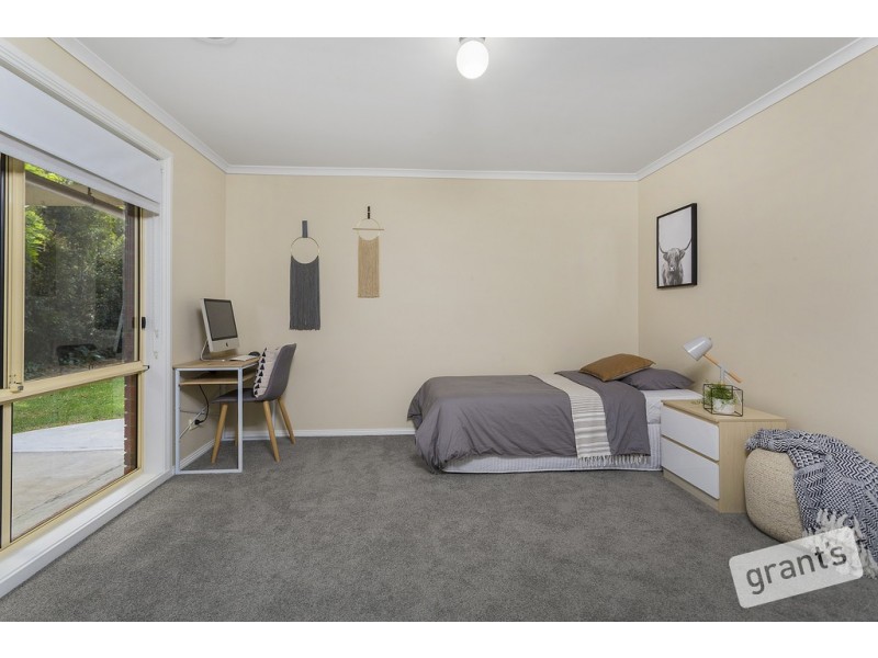 84 Earlsfield Drive, Berwick VIC 3806