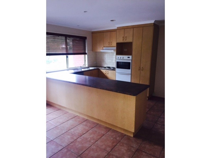 4 Yalumba Court, Berwick VIC 3806