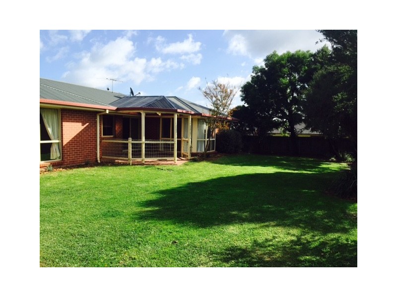 4 Yalumba Court, Berwick VIC 3806