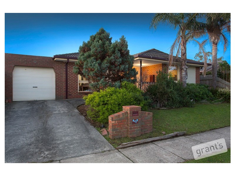 26 Hoysted Avenue, Cranbourne North VIC 3977
