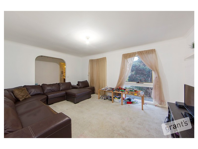 26 Hoysted Avenue, Cranbourne North VIC 3977