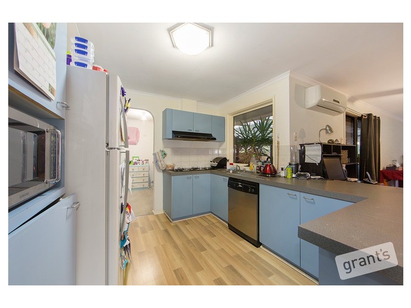 26 Hoysted Avenue, Cranbourne North VIC 3977