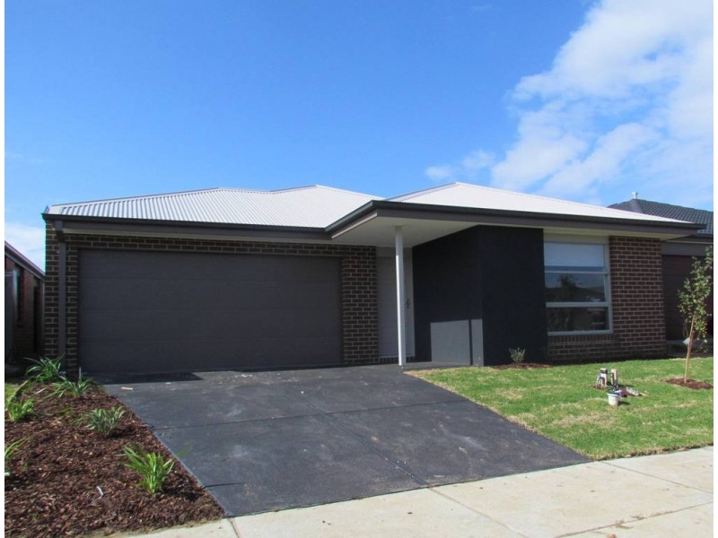 12 Brocker Street, Clyde North VIC 3978
