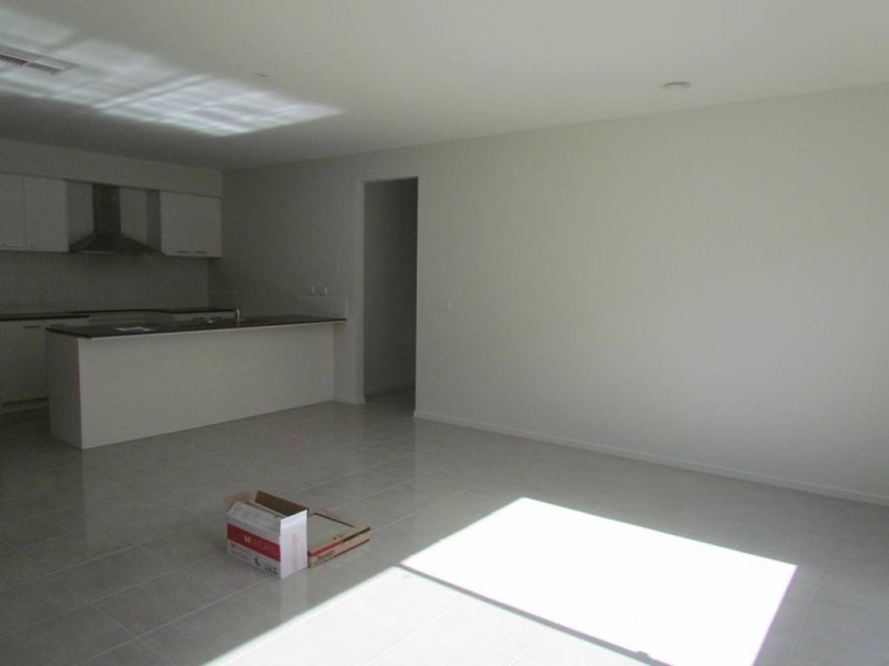 12 Brocker Street, Clyde North VIC 3978